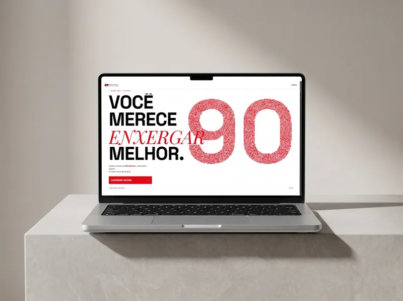 Página inicial da Óticas Plaza num notebook: “Você merece enxergar melhor”