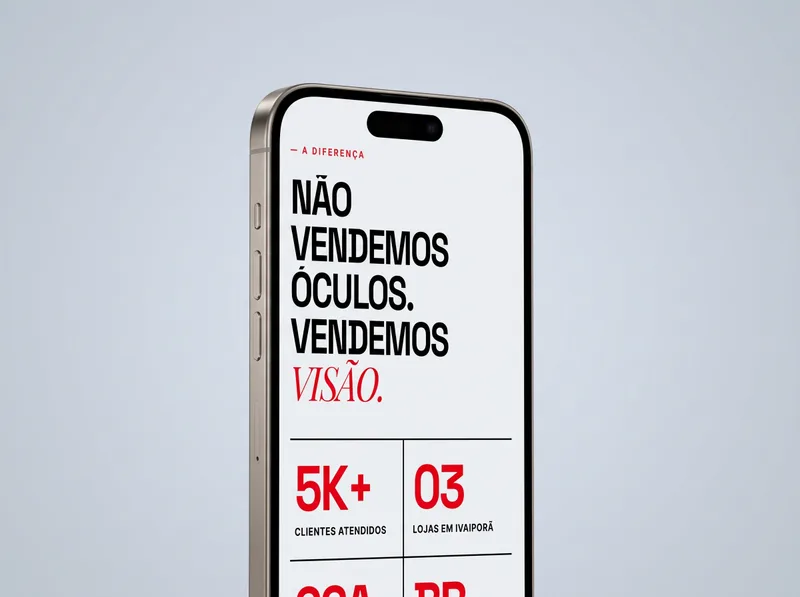 Seção “Não vendemos óculos, vendemos visão” com os números da loja no celular